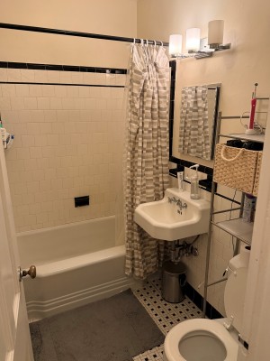 16Ware24bathroom_2.jpg
