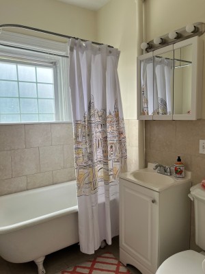 27Hammond1bath.jpg