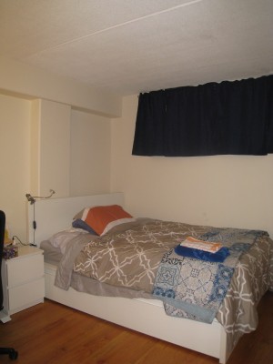 280HarvardSt1Bbedroom.JPG