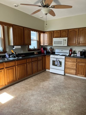 42LowdenAve2kitchen.jpg