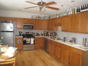 78Chandler2kitchen1.JPG
