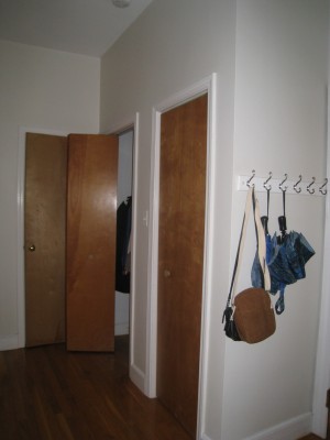 88Hancockentryclosets.jpg