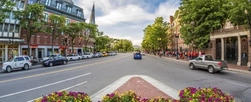/images/uploads/HarvardSquare1.jpg